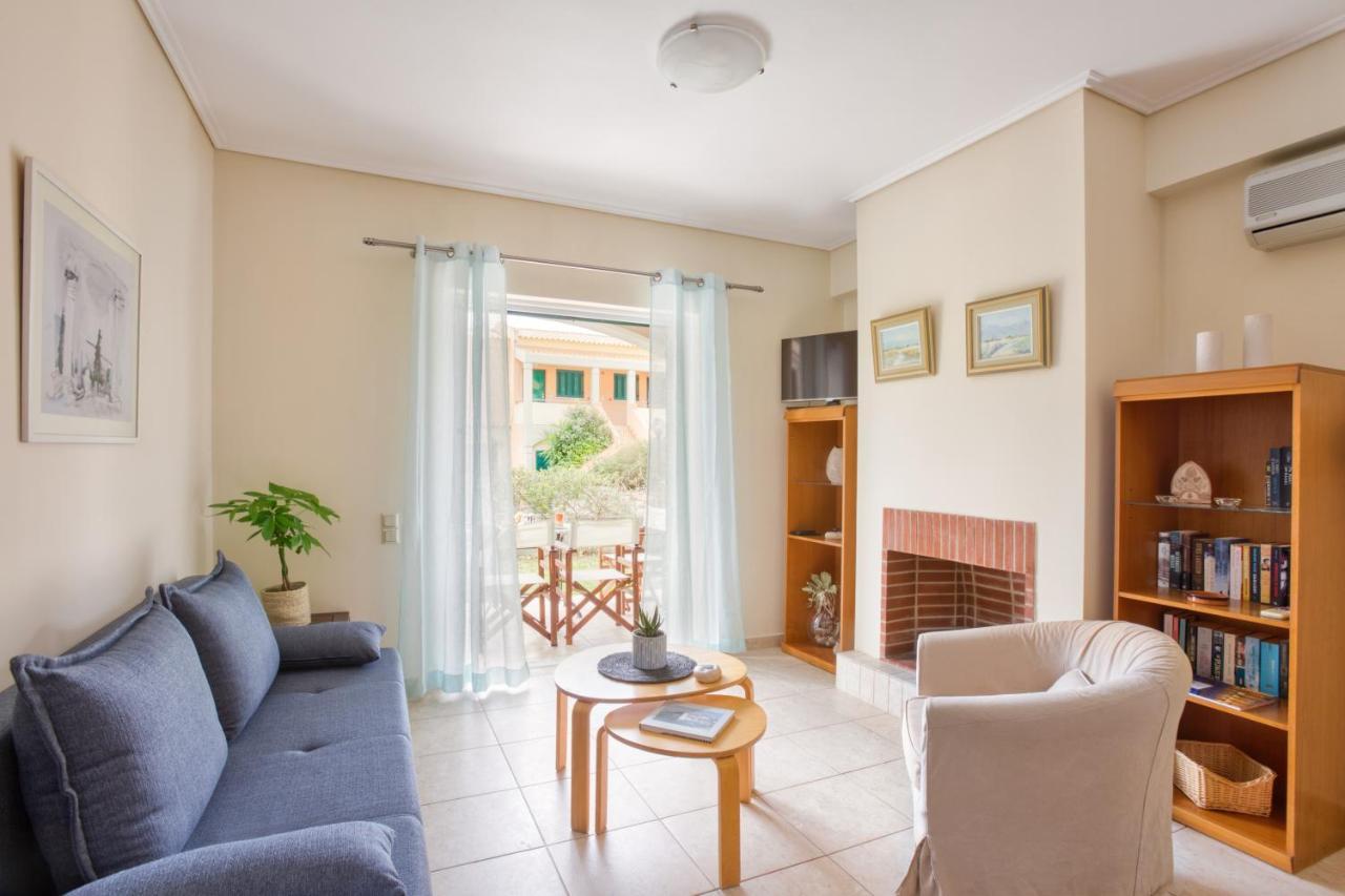 Dimeli Junior Apartment At The Beach Barbati Dış mekan fotoğraf